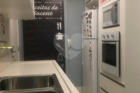 Apartamento à venda com 3 suítes em Vila Bertioga, São Paulo, SP
