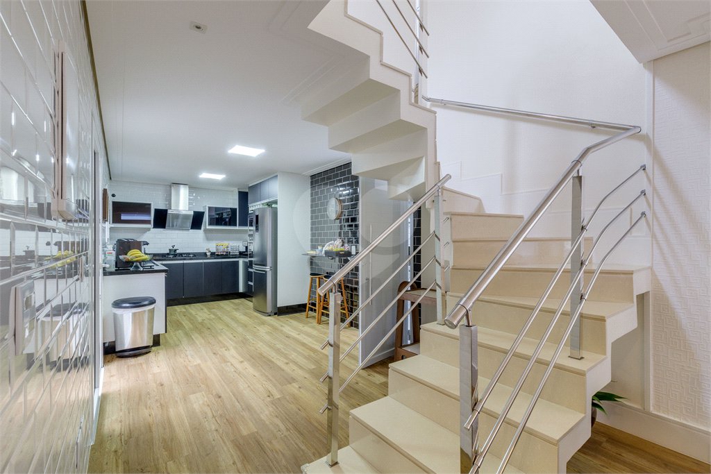 Casa à venda com 4 quartos, sendo 2 suítes, no condomínio Residencial Vila Lagos, São Paulo - SP