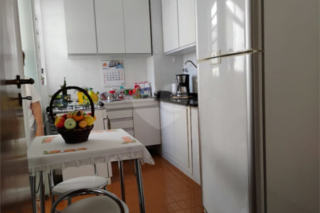 Vende-se apartamento no Jardim Aeroporto com 03 dormitórios