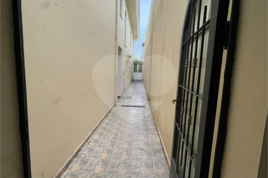 Excelente sobrado para comércio ou residência na Vila Santa Catarina