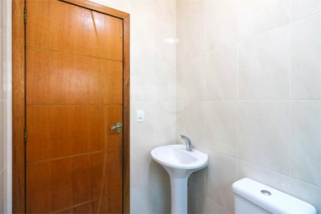 Casa à Venda em São Caetano do Sul com 188 m², 2 Vagas e Churrasqueira.