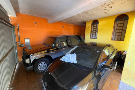 Duas casas para venda no mesmo terreno na Vila Celina