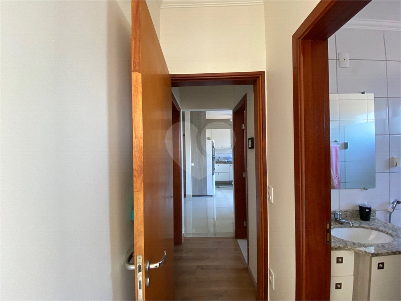 Apartamento de 2 dormitórios (1 suíte) próximo a Rodoviária