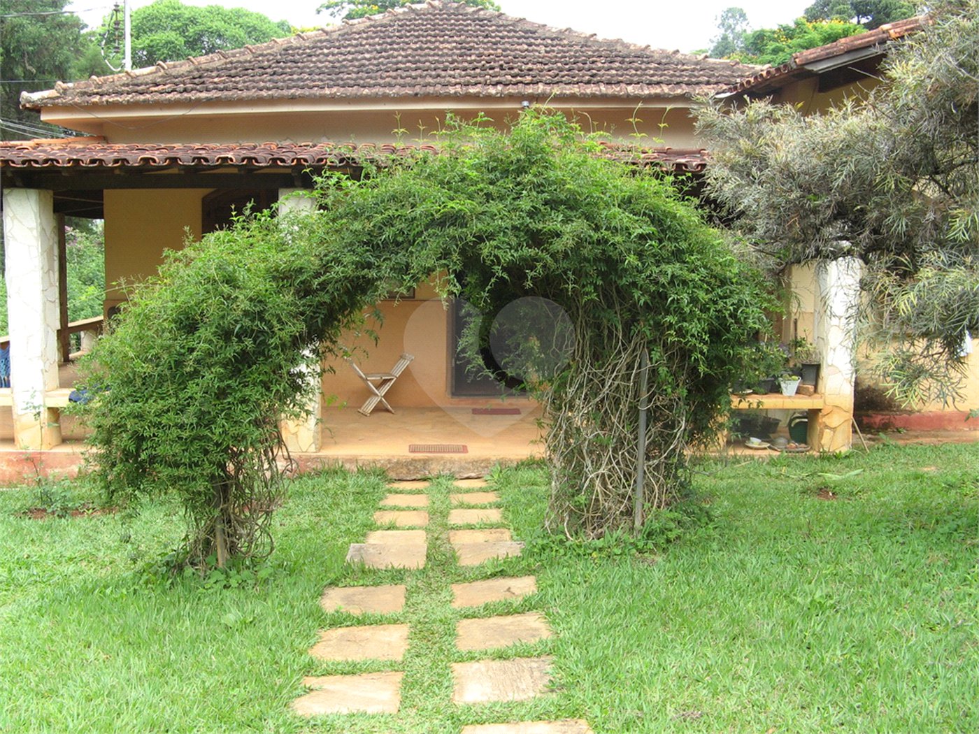 Spa Rural Chácara das Rosas à venda, a apenas 3 km do centro.