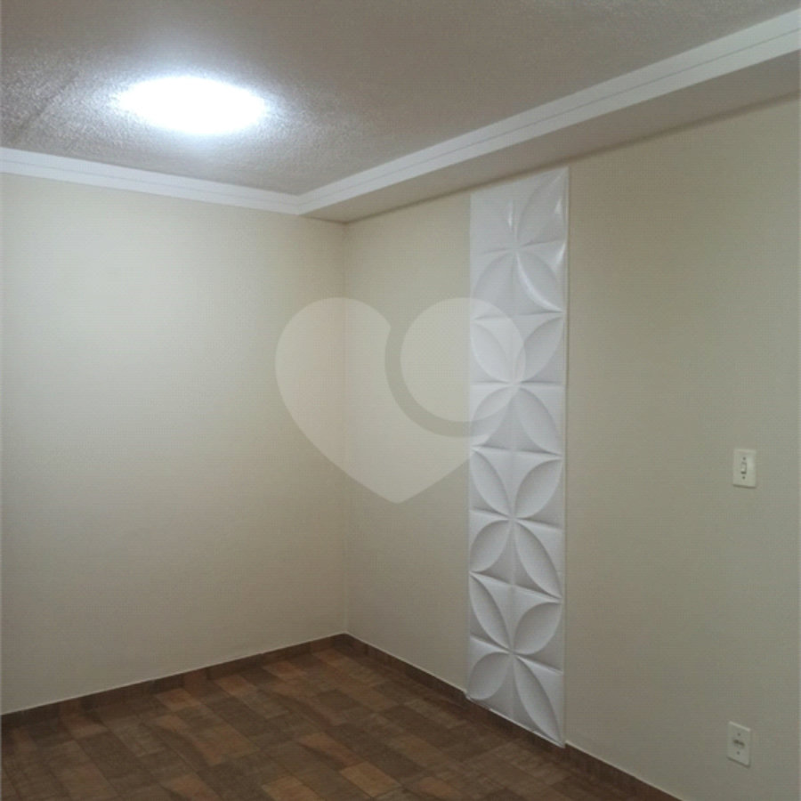 Apartamento no térreo, localizado no Condomínio Residencial Monte Everest