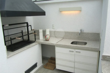 Cobertura Duplex com 126,metros quadrados próximo ao Shopping Pátio Paulista.
