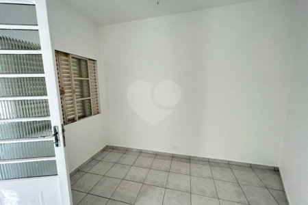 SOBRADO PARA LOCAÇÃO NO PARQUE DOMINGOS COM 03 DORM 01 SUITE 02 VAGAS DE GARAGEM