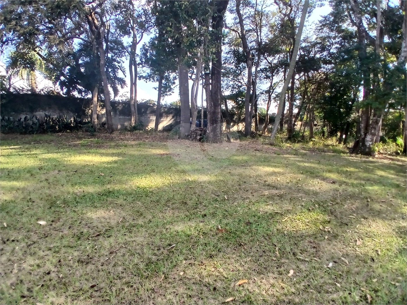 Terreno de 2000m² à Venda no Jardim Estância Brasil
