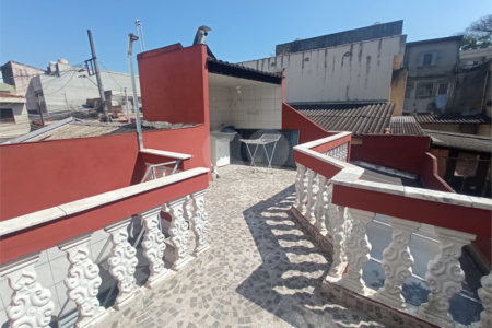 Casa com 60m², 2 dormitórios, 2 vagas, à venda na Vila Fachini