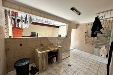 Sobrado com 3 dormitórios , sendo 1 suíte à venda no bairro Jardim Marek , Santo André