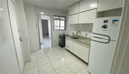 Apartamento à venda com 3 quartos, sendo 1 suíte,  em Campo Belo, São Paulo, SP