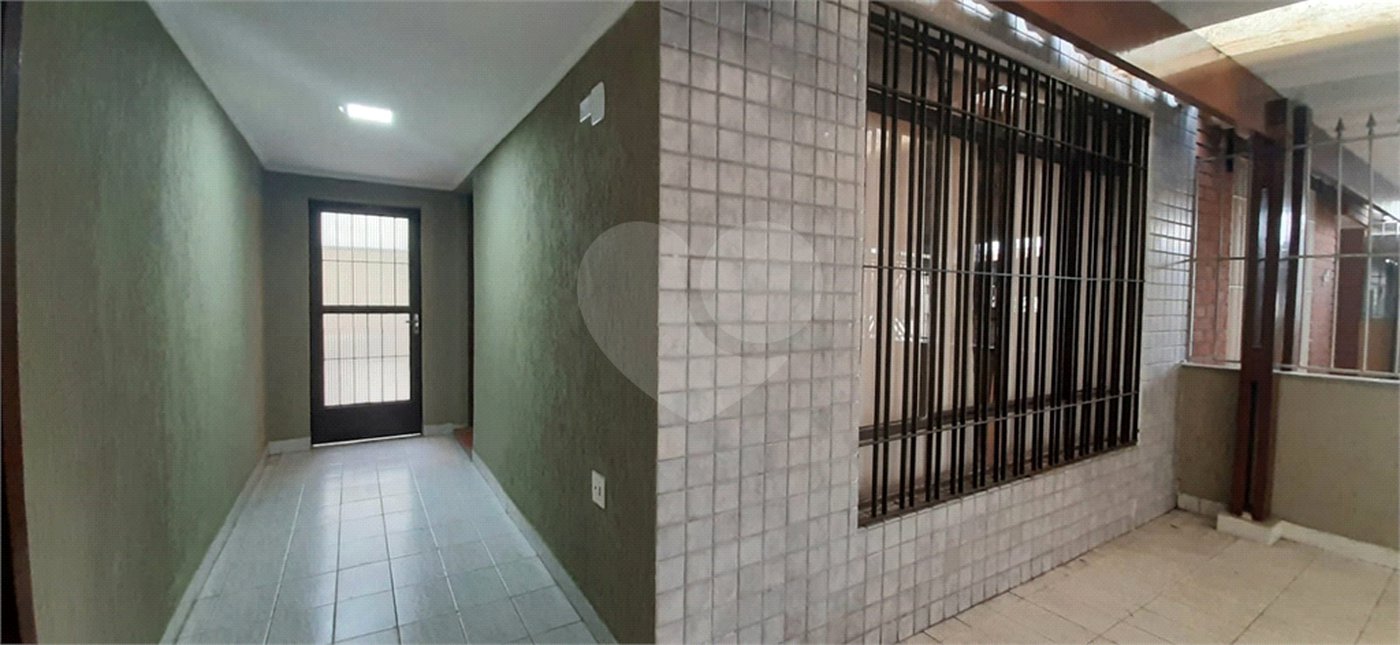 Sobrado amplo com 3 quartos, suíte e quintal para venda no Tremembé !!!
