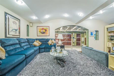 Sobrado a venda na Vila Mariana de 300m² 2 suítes 3 dormitórios 5 vagas
