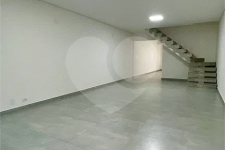 Sobrado com 3 andares, 350 m², 6 quartos, 2 suítes e 5 vagas para locação no Jardim Anália Franco!