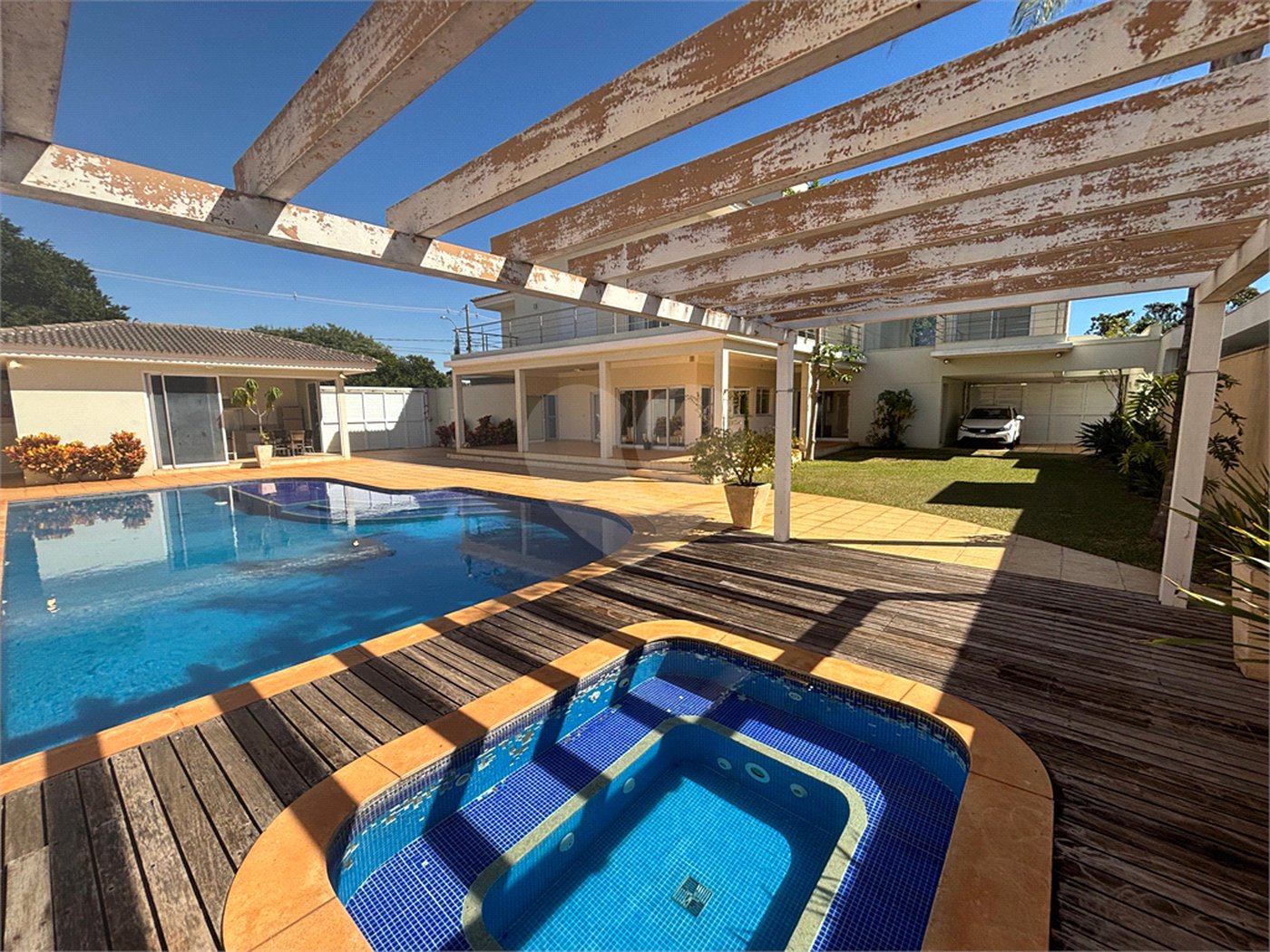 Casa á venda condomínio Damha I