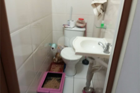 Terreno á venda com 2 casas na Vila Rosália, Guarulhos, SP.