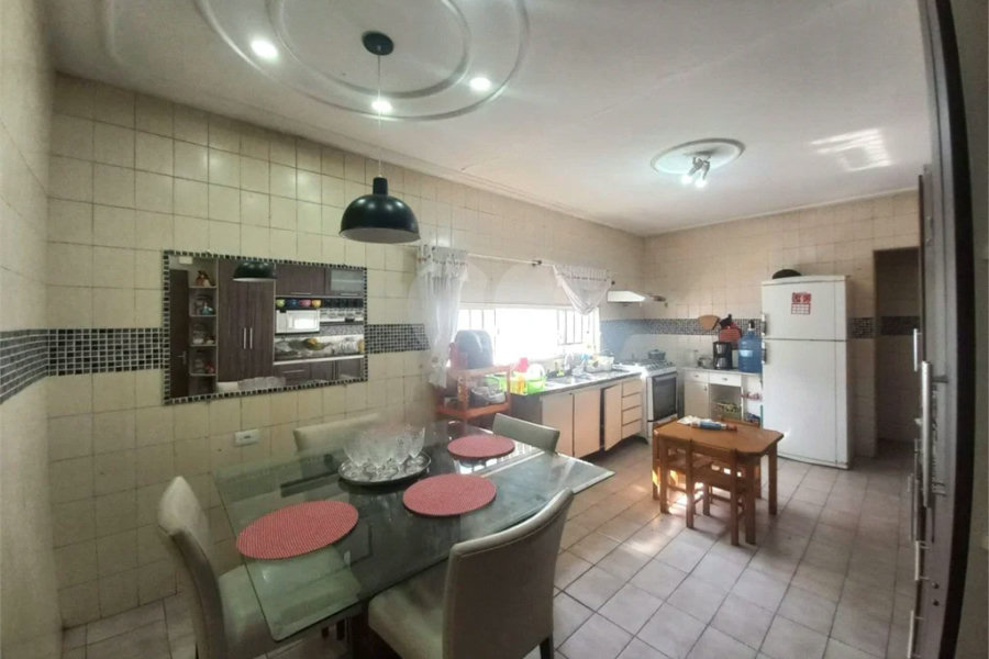 Casa à venda com 3 quartos, sendo 1 suíte, em Vila Campestre, São Paulo, SP