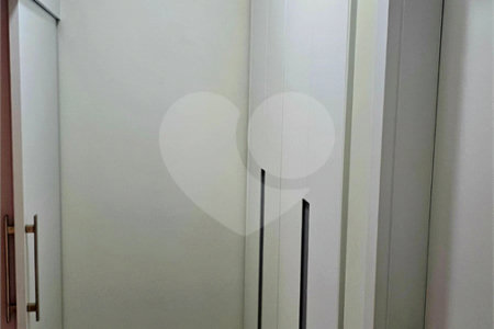 Casa á venda no condomínio Damha I