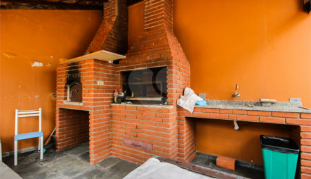 Sobrado à venda com 3 quartos, sendo 2 suítes,  em Vila Clarice, São Paulo, SP