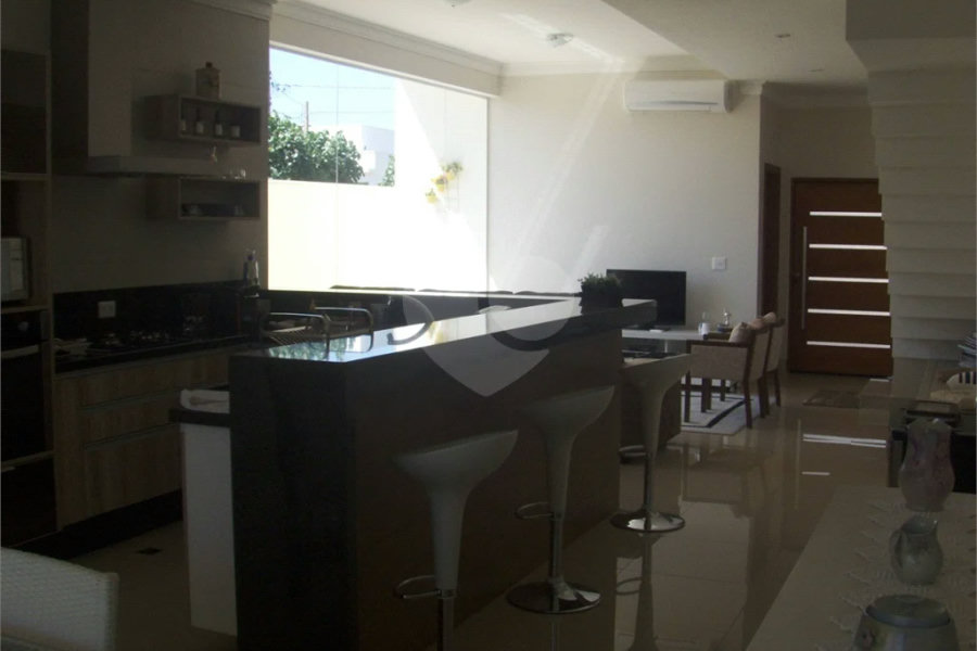 Lindo Sobrado Convívio São Francisco - R$ 980.000,00