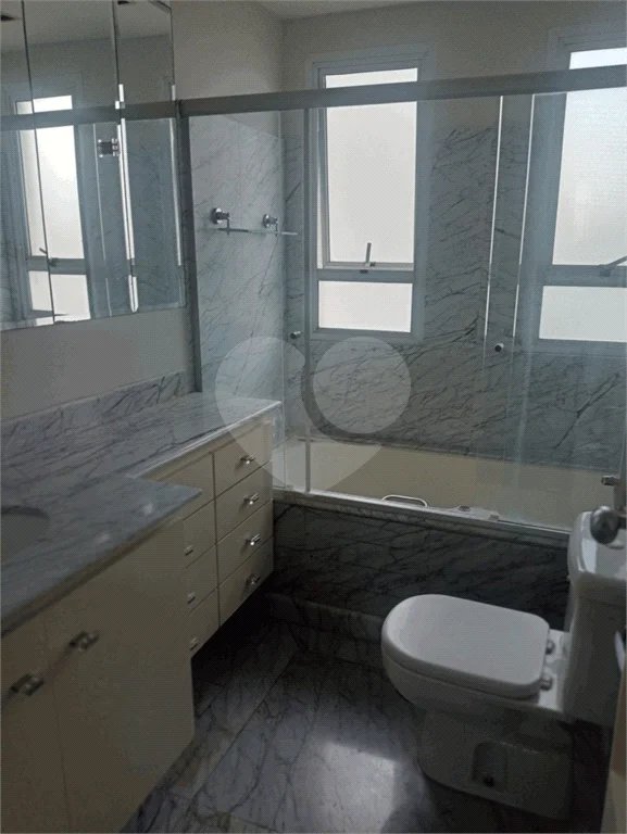 Apartamento a venda com 252 m² no Campo belo.