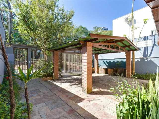 Casa Térrea à venda com 4 quartos, sendo 2 suítes,  em Alto da Boa Vista, São Paulo, SP