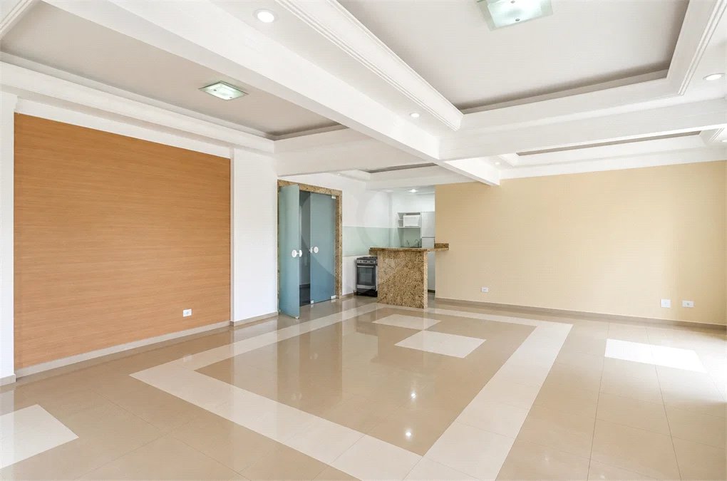 Cobertura duplex no Centro de São Bernardo do Campo, com 3 suítes, hidromassagem, mini spa, área gourmet e 2 vagas de garagem. Aceita permuta por apartamento de menor valor.