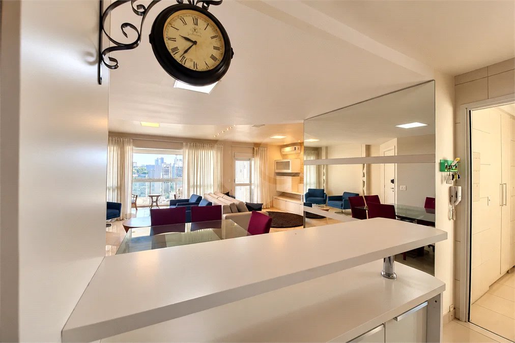 Vila Olímpia - | 128 m² | 3 Suítes | 4 Vagas - Condomínio Clube