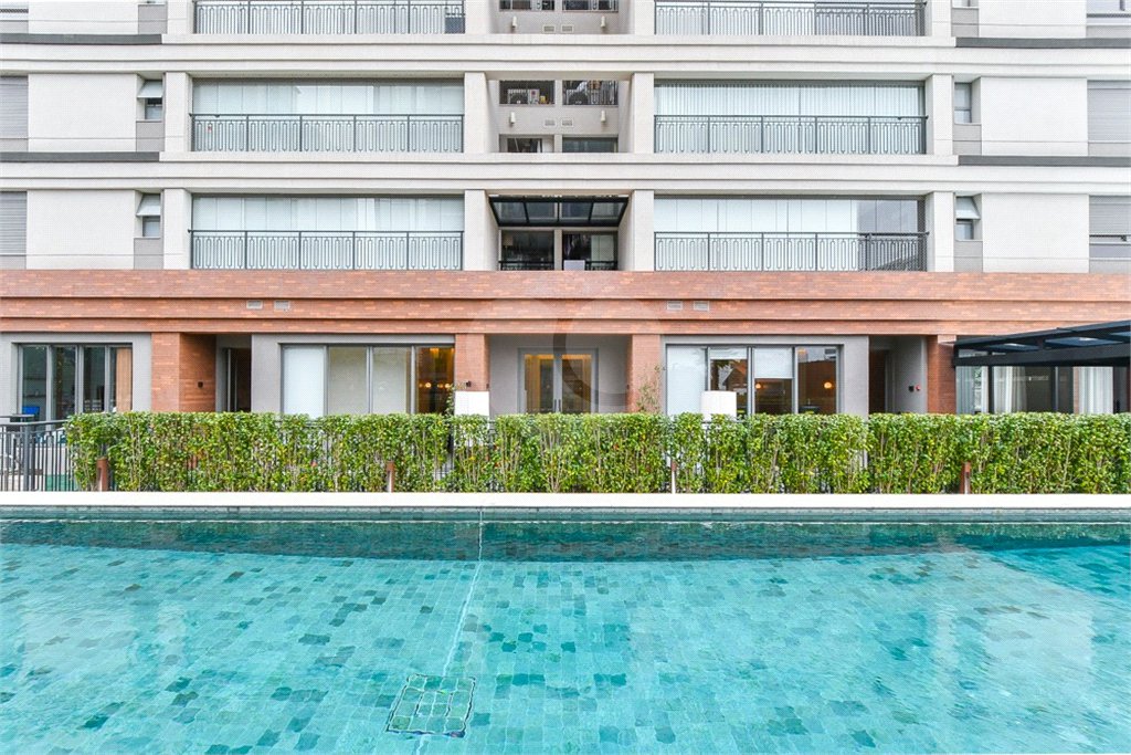 Apartamento para venda em Moema com 3 quartos, sendo 3 suítes, 2 vagas, 149 m²