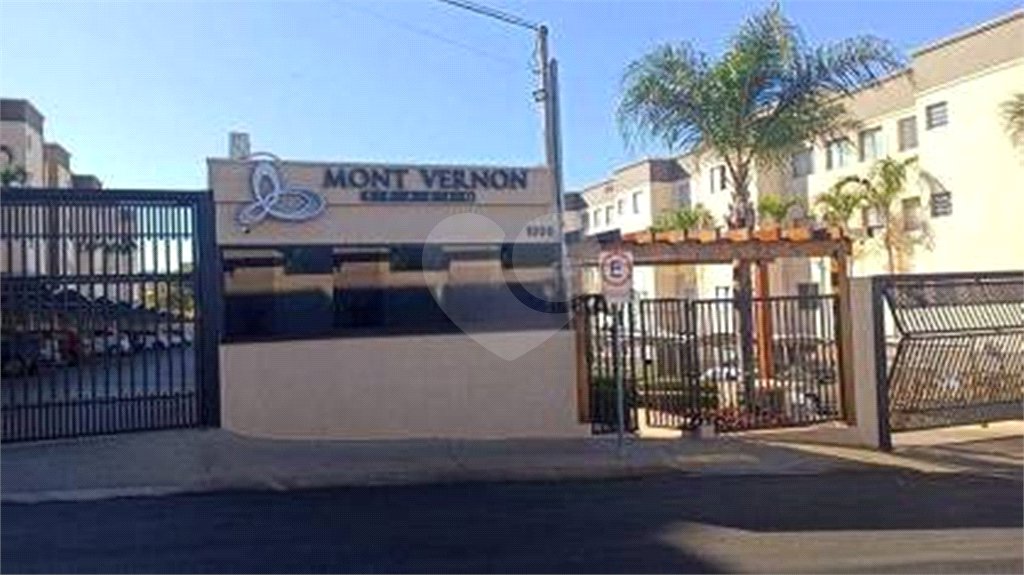 Apartamento no Condomínio Monte Vernon