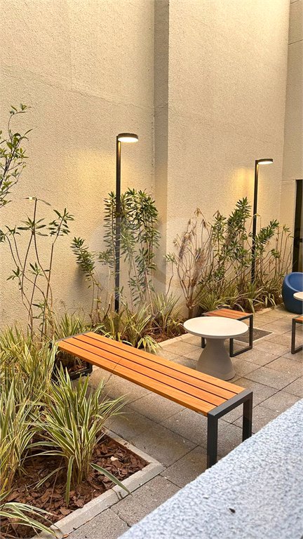 Apartamento à venda na Bela Vista de 24m2 com 1 dormitórios e sem vagas.Estuda Permuta.