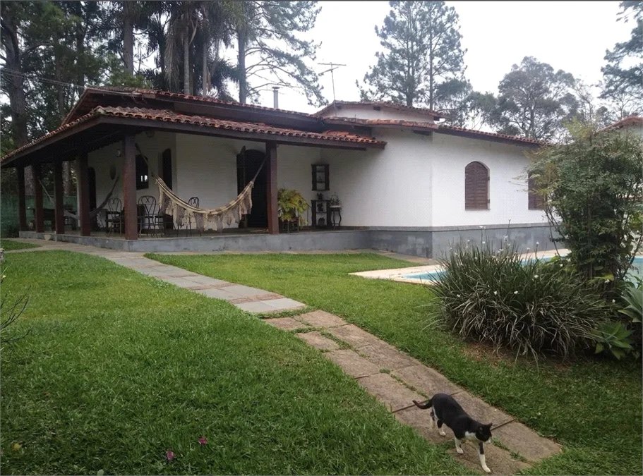 Excelente oportunidade de venda em condomínio fechado.