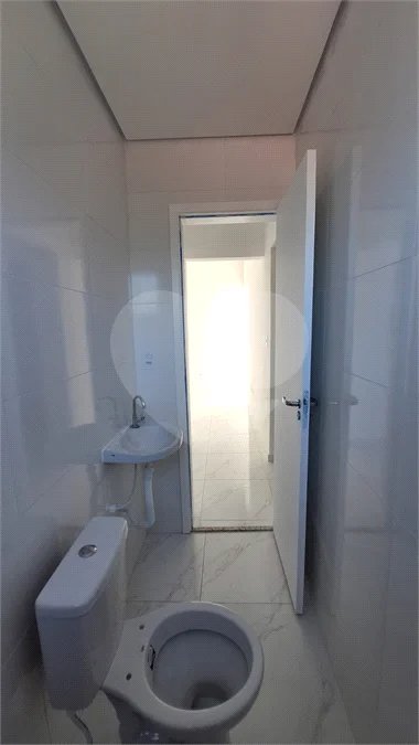 RESIDENCIAL TORRES NOBRES Apartamento com ótima distribuição e praticidade: 2 quartos 1 banheiro 1Sala Cozinha Área de serviço 1 vaga de garagem RESIDENCIAL TORRES NOBES