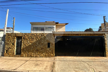 Casa/sobrado para venda com piscina no Santa Felícia Jardim