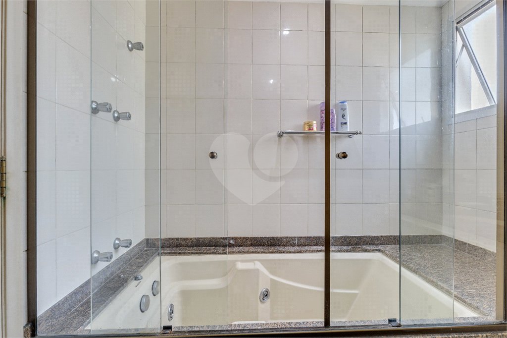 Apartamento à venda com 3 suítes em Campo Belo, São Paulo, SP