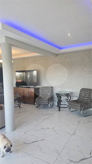 Indaiatuba- condominio Vale das Laranjeiras - Itaici - Terreno 3040,00 ms- construida 220ms - 3 dormitórios, sendo 2 suítes e uma suíte master com closet, além de uma sala ampla com 3 ambientes, Cozinha planejada,, campo de futebol/vôlei, Area de lazer com piscina, espaço gourmet com churrasque