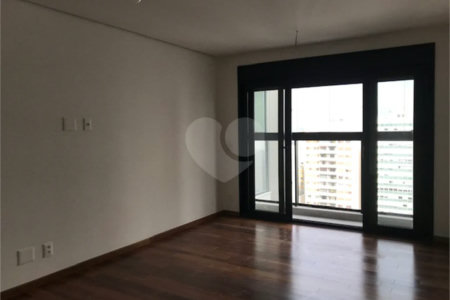 Apartamento com 3 suítes à venda no Jardim América - SP