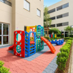 Apartamento com 2 dormitórios e 1 vaga em Nova Petrópolis, com piscina, academia, brinquedoteca, churrasqueira e portaria 24 horas. Excelente localização.