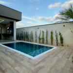 Casa térrea 3 dormitórios (3 suítes), espaço gourmet, piscina, 2 vagas garagem, condomínio fechado com ampla área lazer