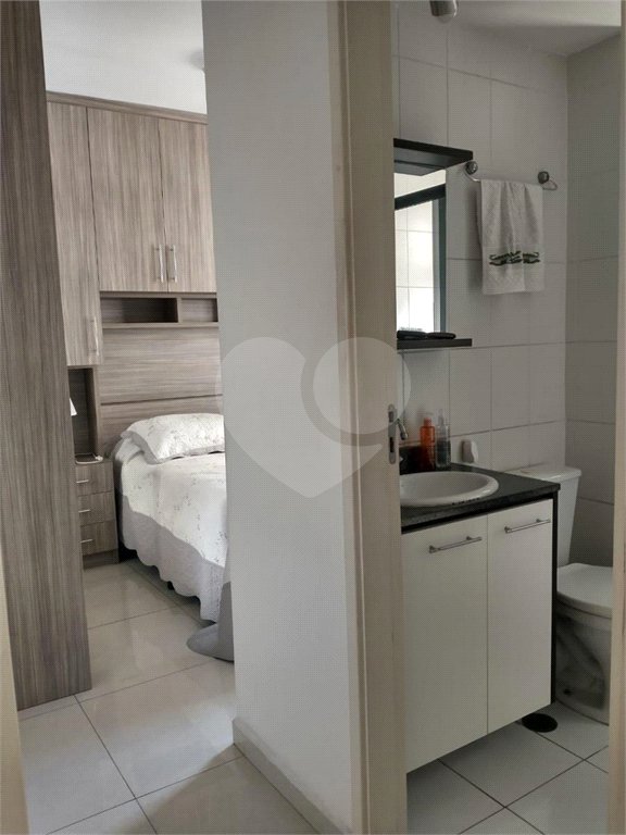 Apto no Cambuci de 55m2, com 2 dorms, 2 banheiros, 1 suíte, 1 vaga. Estuda permuta.