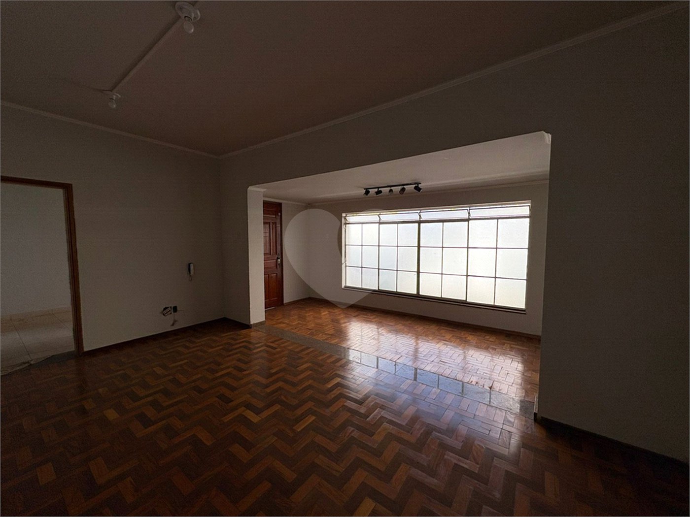 Ótima oportunidade para moradia ou investimento comercial!