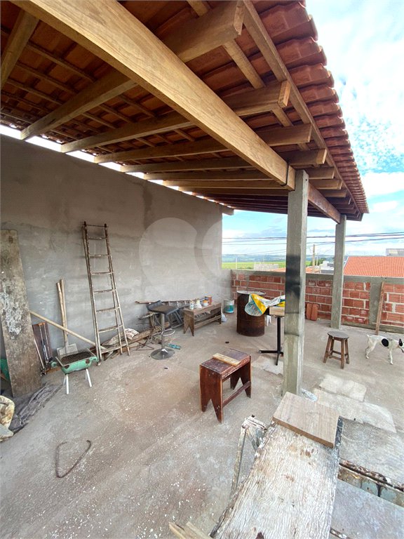 Casa Térrea com 2 dormitórios, sendo 1 suíte.