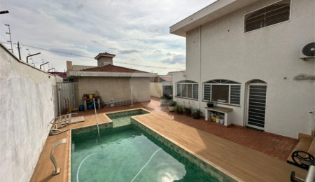 Casa à venda com 4 quartos, sendo 3 suítes,  em Jardim Cruzeiro do Sul, São Carlos, SP