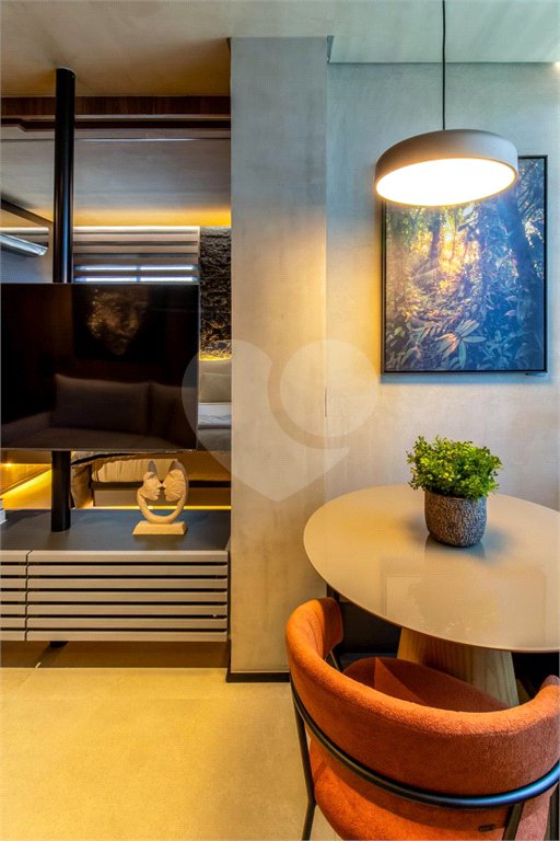 Apartamento de 33m2 com 1 dorm, 1 banheiro. Estuda permuta.