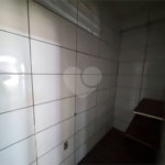 Sobrado 3 quartos e área comercial em baixo.