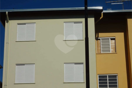 Apartamento no Condomínio Residencial Ipê I .