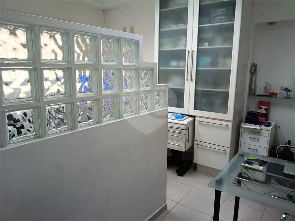 Casa comercial com 7 salas, 2 vagas no Paraiso