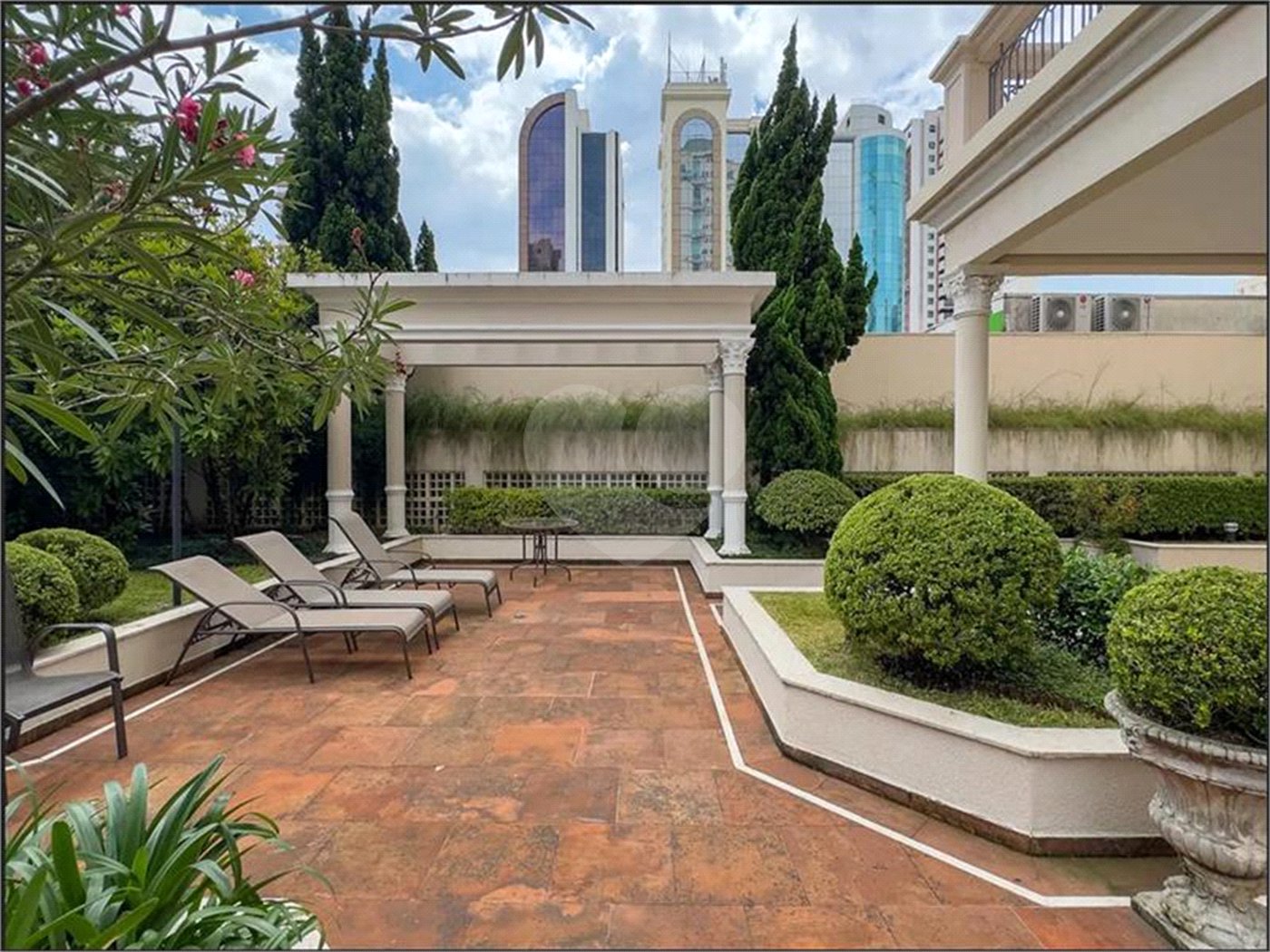 Apartamento à Venda no Campo Belo – Rua Demóstenes, 606
