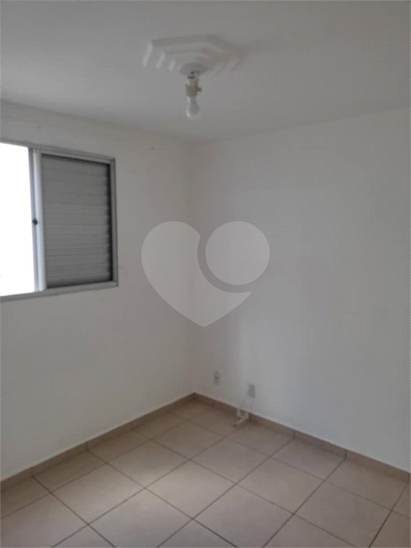 Apartamento no Condomínio Mont Royal.