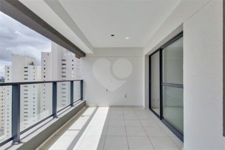Apartamento à venda com 3 quartos, sendo 1 suíte,  em Alto da Boa Vista, São Paulo, SP